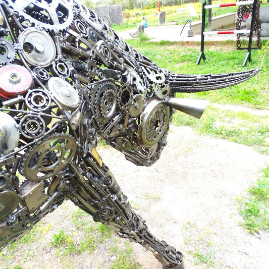 Sculpture Taureau Tête Droite en Métal Recyclé