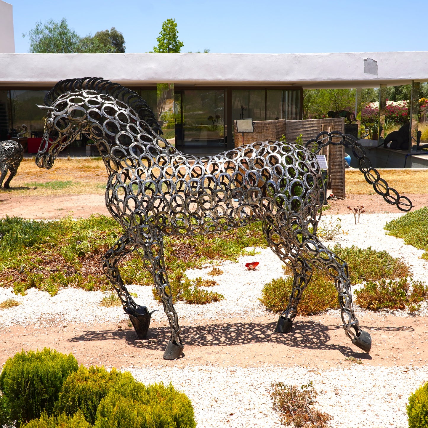 Sculpture en metal , cheval de metal, cheval mécanique, cheval mecanique, tete de cheval, statue cheval extérieur, statue cheval jardin, sculpture animaux, tête de cheval, sculpture cheval, statue cheval, cheval cabré, statue cheval, cheval cabre, sculpture cheval, statue equestre, , cheval en bronze, decoration cheval, sculpture metal, deco jardin metal, deco jardin, décoration fer forgé extérieur, decoration exterieur, sculpture metal jardin.