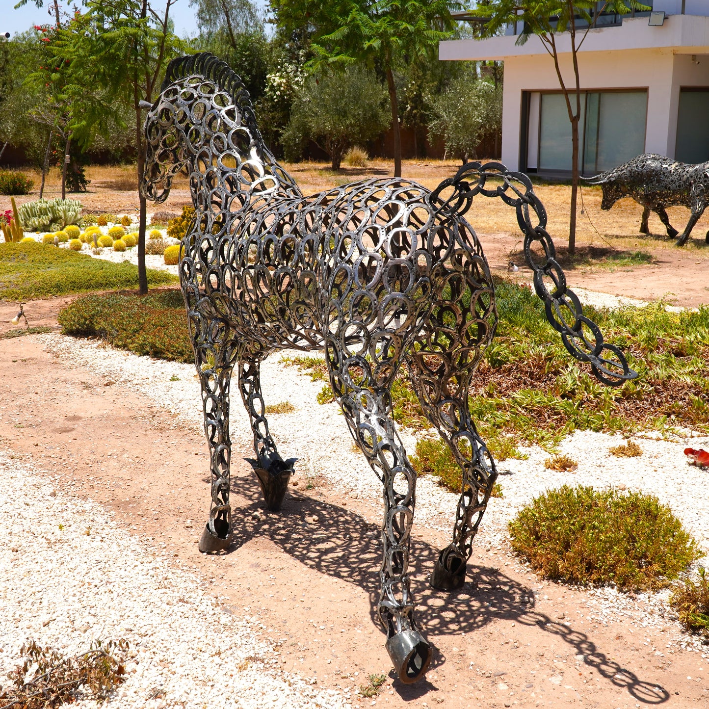 Sculpture en metal , cheval de metal, cheval mécanique, cheval mecanique, tete de cheval, statue cheval extérieur, statue cheval jardin, sculpture animaux, tête de cheval, sculpture cheval, statue cheval, cheval cabré, statue cheval, cheval cabre, sculpture cheval, statue equestre, , cheval en bronze, decoration cheval, sculpture metal, deco jardin metal, deco jardin, décoration fer forgé extérieur, decoration exterieur, sculpture metal jardin.