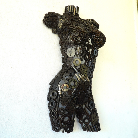 Buste sculpture femme en métal recyclé | sculpture artisanale décorative | 79 × 42 × 20 cm | pièce unique écoresponsable | art métal fait main
