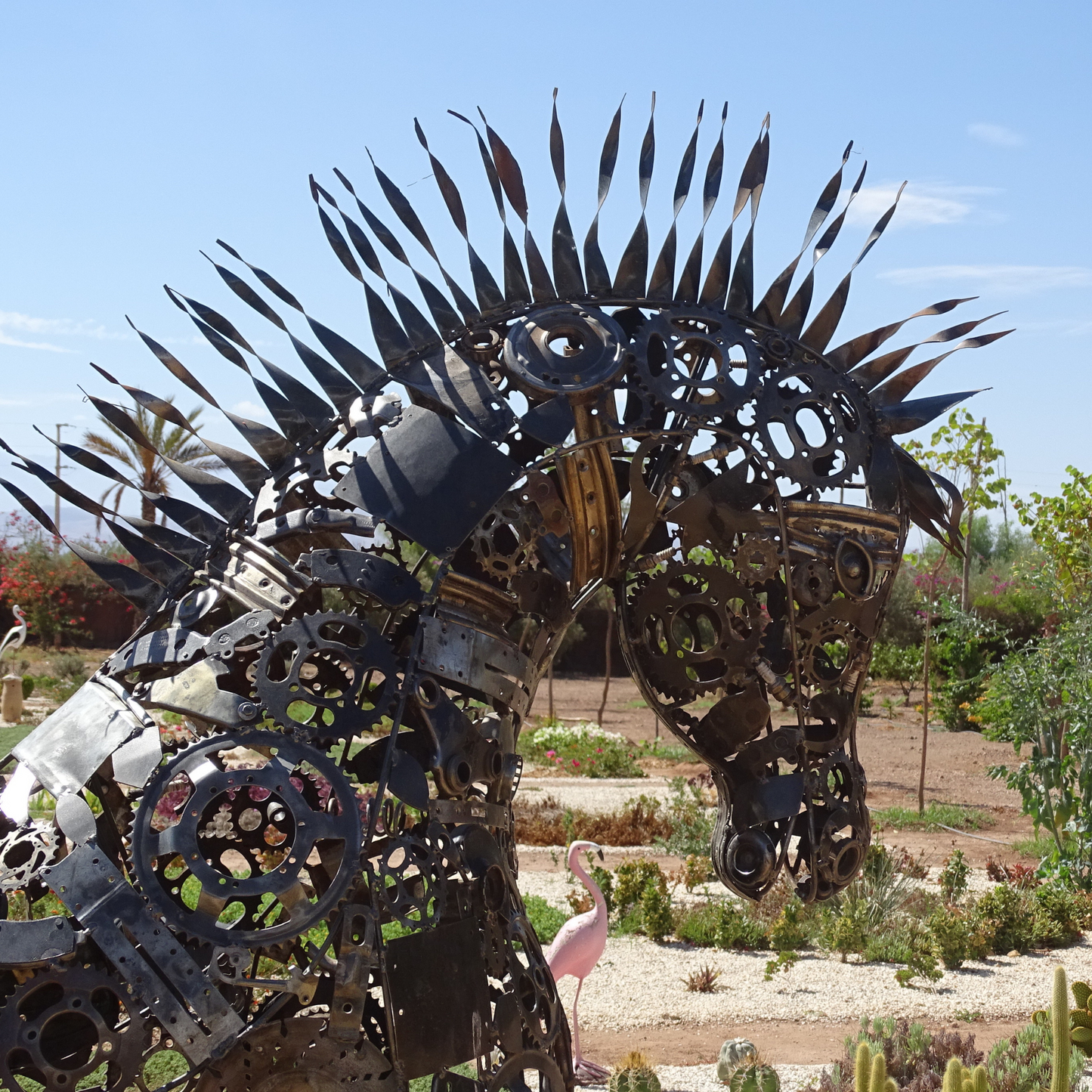 Sculpture en metal , cheval de metal, cheval mécanique, cheval mecanique, tete de cheval, statue cheval extérieur, statue cheval jardin, sculpture animaux, tête de cheval, sculpture cheval, statue cheval, cheval cabré, statue cheval, cheval cabre, sculpture cheval, statue equestre, cheval en bronze, decoration cheval, sculpture metal, deco jardin metal, deco jardin, décoration fer forgé extérieur, decoration exterieur, sculpture metal jardin.