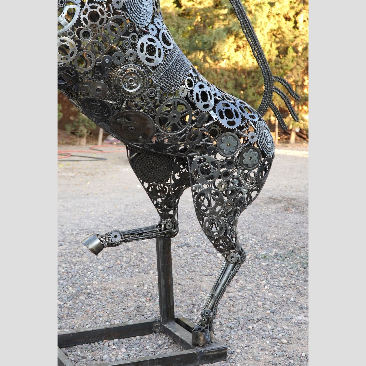 sculpture metal jardin,logo ferrari, ferrari logo, logo cheval, logo voiture cheval, logo cheval voiture, cheval ferrari, cheval cabré ferrari,Sculpture en metal , cheval de metal, cheval mécanique, cheval mecanique, tete de cheval, statue cheval extérieur, statue cheval jardin, sculpture animaux, tête de cheval, sculpture cheval, statue cheval, cheval cabré, statue cheval, cheval cabre, sculpture cheval, cheval de metal, decoration cheval, sculpture metal.