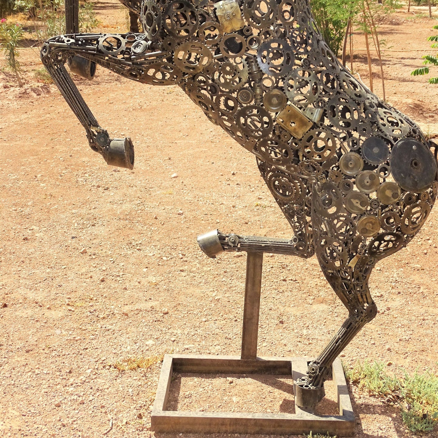 sculpture metal jardin, logo ferrari, ferrari logo, logo cheval, logo voiture cheval, logo cheval voiture, cheval ferrari, cheval cabré ferrari,Sculpture en metal , cheval de metal, cheval mécanique, cheval mecanique, tete de cheval, statue cheval extérieur, statue cheval jardin, sculpture animaux, tête de cheval, sculpture cheval, statue cheval, cheval cabré, statue cheval, cheval cabre, sculpture cheval, cheval de metal, decoration cheval, sculpture metal.