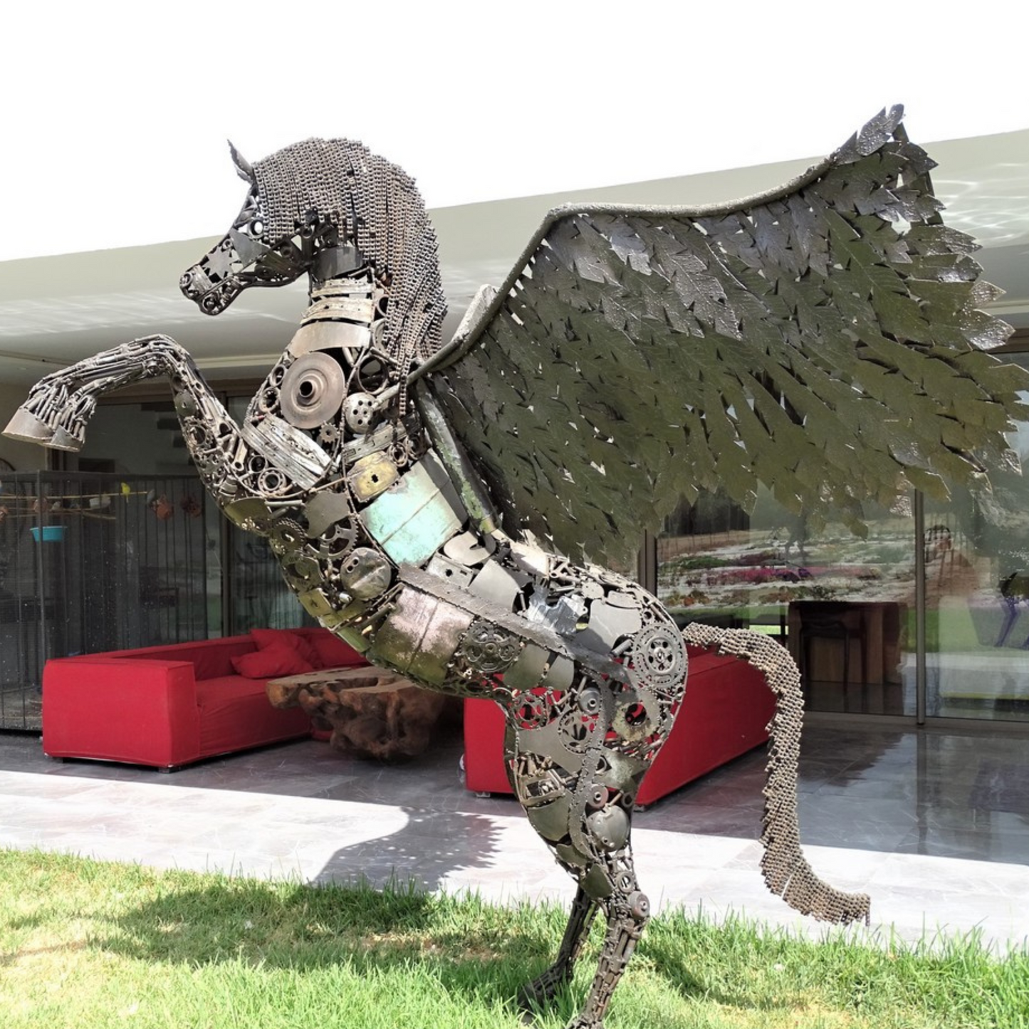 cheval de metal, cheval mécanique, cheval mecanique, tete de cheval, statue cheval extérieur, statue cheval jardin, sculpture animaux, tête de cheval, sculpture cheval, statue cheval, cheval cabré, statue cheval, cheval cabre, statue equestre, , cheval en bronze, decoration cheval, sculpture metal, deco jardin metal, deco jardin, décoration fer forgé extérieur, decoration exterieur, sculpture metal jardin,cheval pégase, pégase cheval, cheval ailé, sculpture métal recyclé.