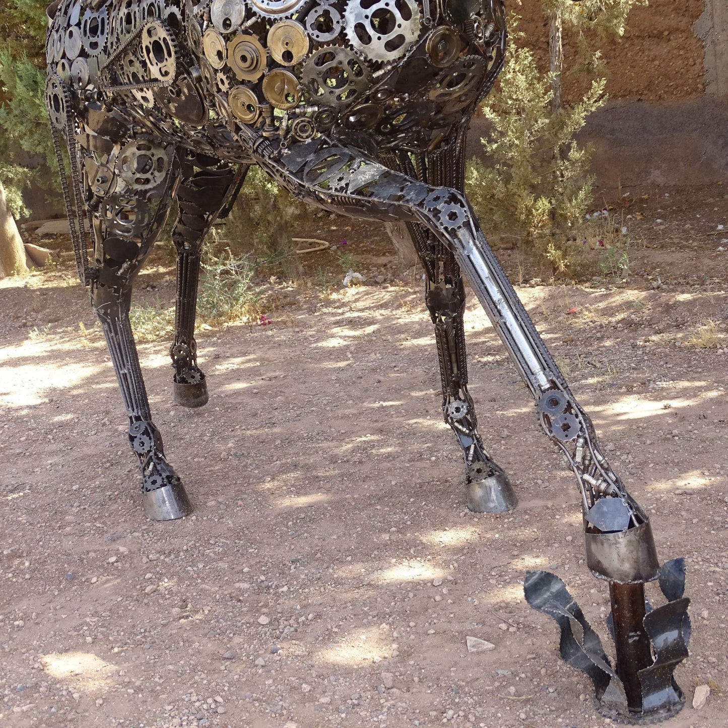 cheval de metal, cheval mécanique, cheval mecanique, tete de cheval, statue cheval extérieur, statue cheval jardin, sculpture animaux, tête de cheval, sculpture cheval, statue cheval, cheval cabré, statue cheval, cheval cabre, statue equestre, , cheval en bronze, decoration cheval, sculpture metal, deco jardin metal, deco jardin, décoration fer forgé extérieur, decoration exterieur, sculpture metal jardin,cheval pégase, pégase cheval, cheval ailé, sculpture métal recyclé.