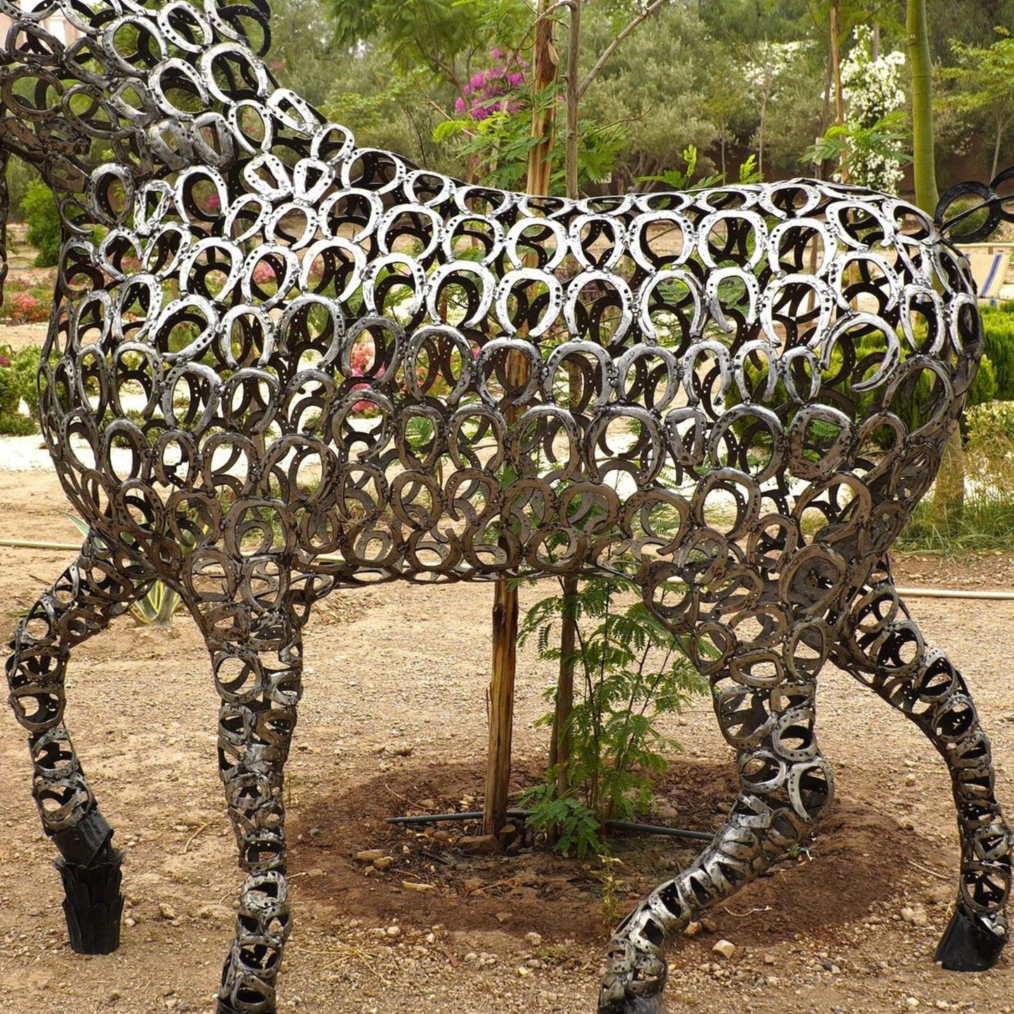 Sculpture en metal , cheval de metal, cheval mécanique, cheval mecanique, tete de cheval, statue cheval extérieur, statue cheval jardin, sculpture animaux, tête de cheval, sculpture cheval, statue cheval, cheval cabré, statue cheval, cheval cabre, sculpture cheval, statue equestre, , cheval en bronze, decoration cheval, sculpture metal, deco jardin metal, deco jardin, décoration fer forgé extérieur, decoration exterieur, sculpture metal jardin.