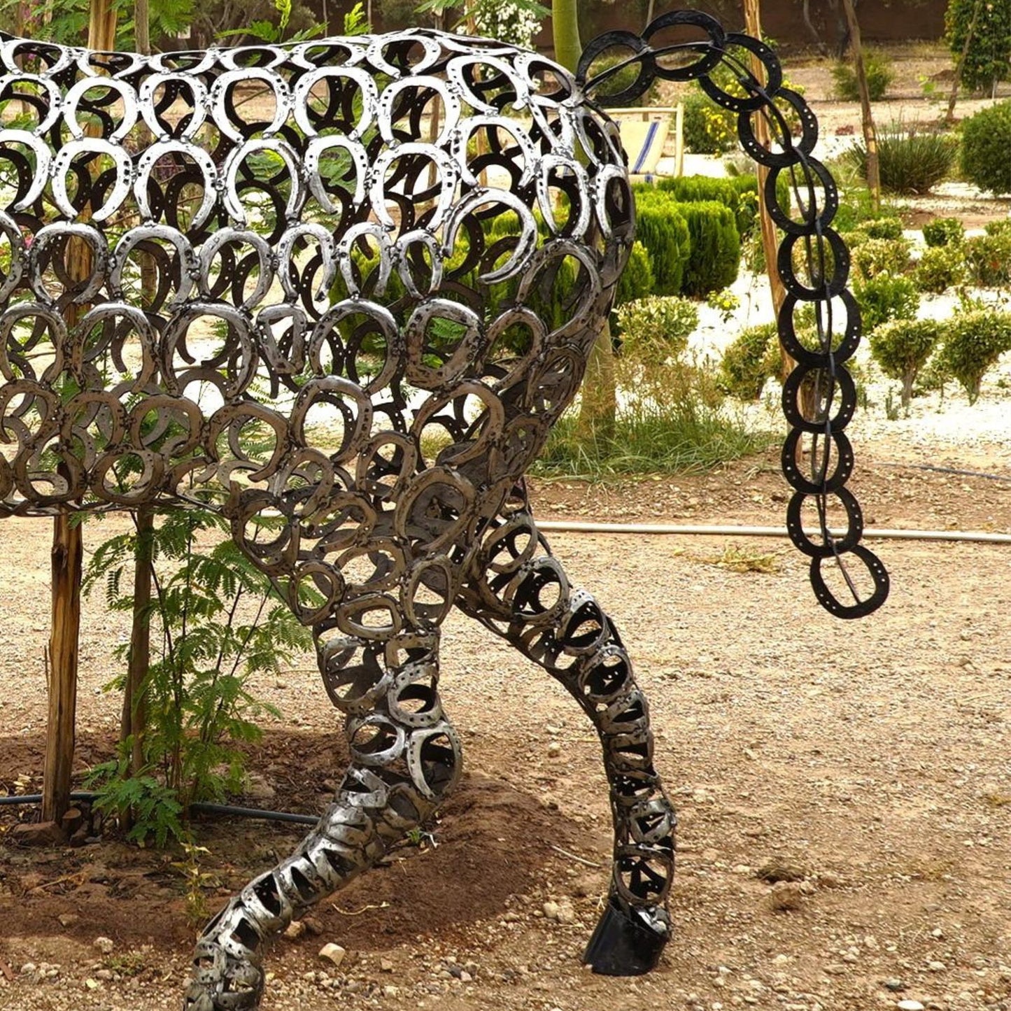 Sculpture en metal , cheval de metal, cheval mécanique, cheval mecanique, tete de cheval, statue cheval extérieur, statue cheval jardin, sculpture animaux, tête de cheval, sculpture cheval, statue cheval, cheval cabré, statue cheval, cheval cabre, sculpture cheval, statue equestre, , cheval en bronze, decoration cheval, sculpture metal, deco jardin metal, deco jardin, décoration fer forgé extérieur, decoration exterieur, sculpture metal jardin.