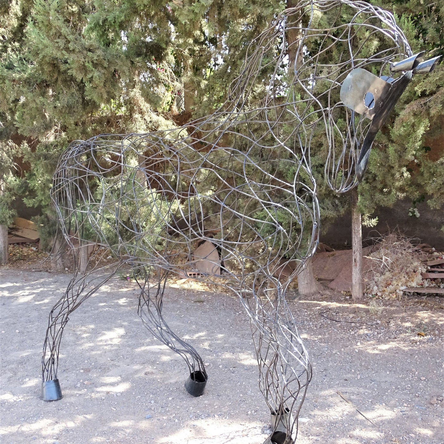 Sculpture en metal , cheval de metal, cheval mécanique, cheval mecanique, tete de cheval, statue cheval extérieur, statue cheval jardin, sculpture animaux, tête de cheval, sculpture cheval, statue cheval, cheval cabré, statue cheval, cheval cabre, sculpture cheval, statue equestre, , cheval en bronze, decoration cheval, sculpture metal, deco jardin metal, deco jardin, décoration fer forgé extérieur, decoration exterieur, sculpture metal jardin.