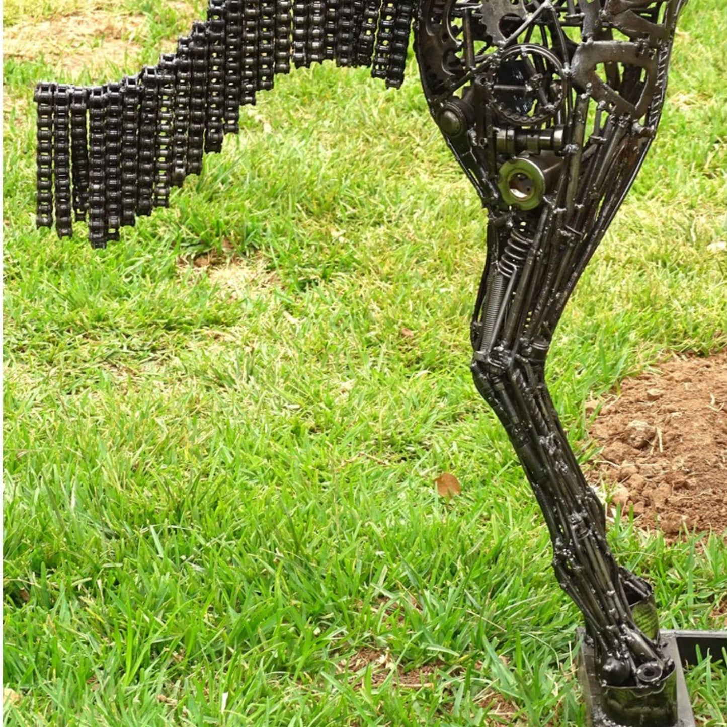Sculpture en metal, cheval de metal, cheval mécanique, cheval mecanique, tete de cheval, statue cheval extérieur, statue cheval jardin, sculpture animaux, tête de cheval, sculpture cheval, cheval cabré, statue cheval, cheval cabre, sculpture cheval, statue equestre, cheval en bronze, decoration cheval, deco jardin metal, deco jardin, décoration fer forgé extérieur, decoration exterieur, logo cheval, cheval cabré ferrari, sculpture métal recyclé, sculpture art, sculpture en fer soudé.