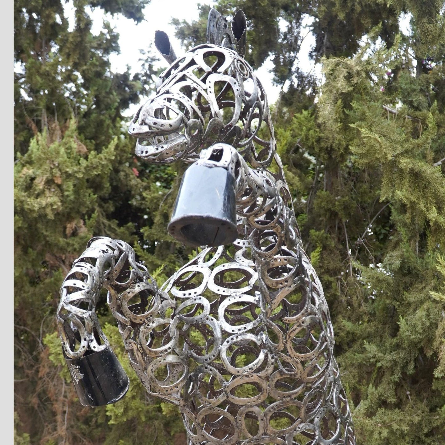 Sculpture en metal, cheval de metal, cheval mécanique, cheval mecanique, tete de cheval, statue cheval extérieur, statue cheval jardin, sculpture animaux, tête de cheval, sculpture cheval, cheval cabré, statue cheval, cheval cabre, sculpture cheval, statue equestre, cheval en bronze, decoration cheval, sculpture metal, deco jardin metal, deco jardin, décoration fer forgé extérieur, decoration exterieur, logo ferrari, ferrari logo, logo cheval, logo voiture cheval, logo cheval voiture, cheval cabré ferrari.