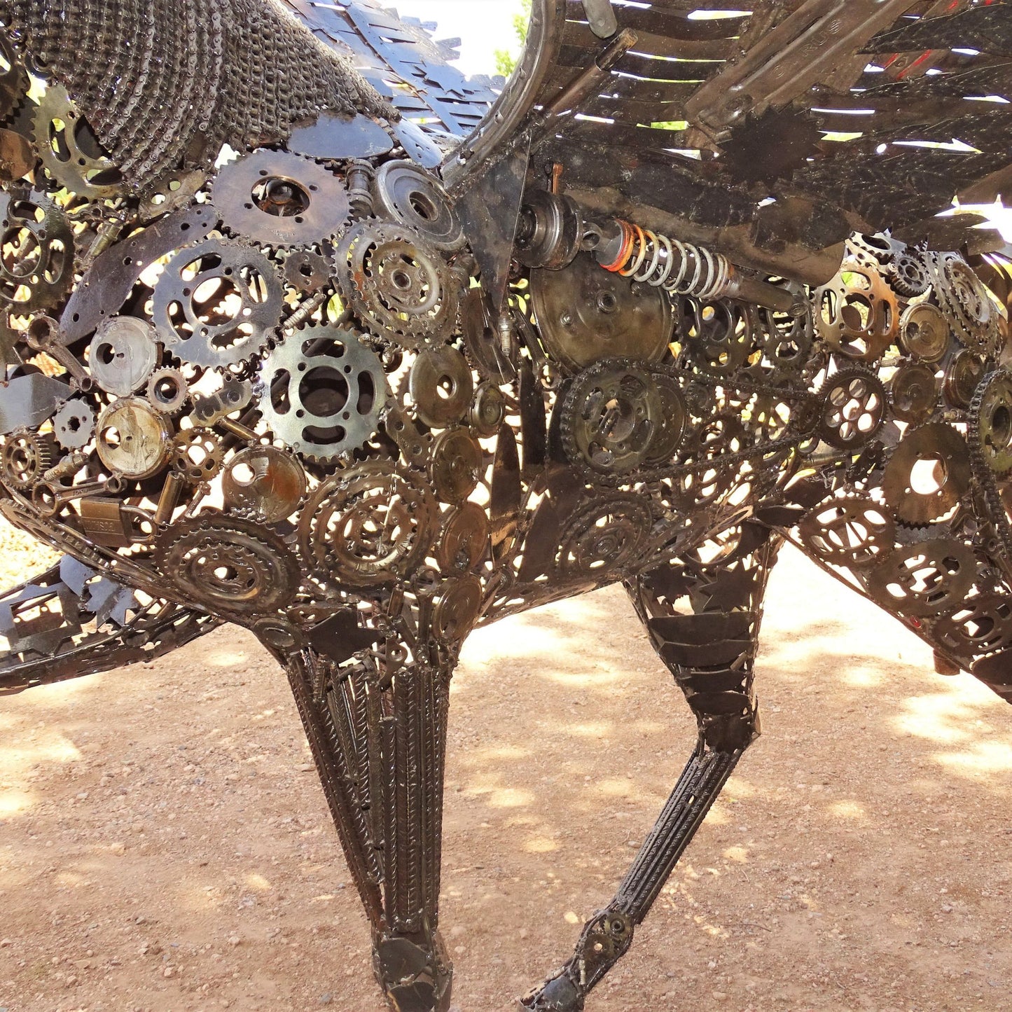 cheval de metal, cheval mécanique, cheval mecanique, tete de cheval, statue cheval extérieur, statue cheval jardin, sculpture animaux, tête de cheval, sculpture cheval, statue cheval, cheval cabré, statue cheval, cheval cabre, statue equestre, , cheval en bronze, decoration cheval, sculpture metal, deco jardin metal, deco jardin, décoration fer forgé extérieur, decoration exterieur, sculpture metal jardin,cheval pégase, pégase cheval, cheval ailé, sculpture métal recyclé.