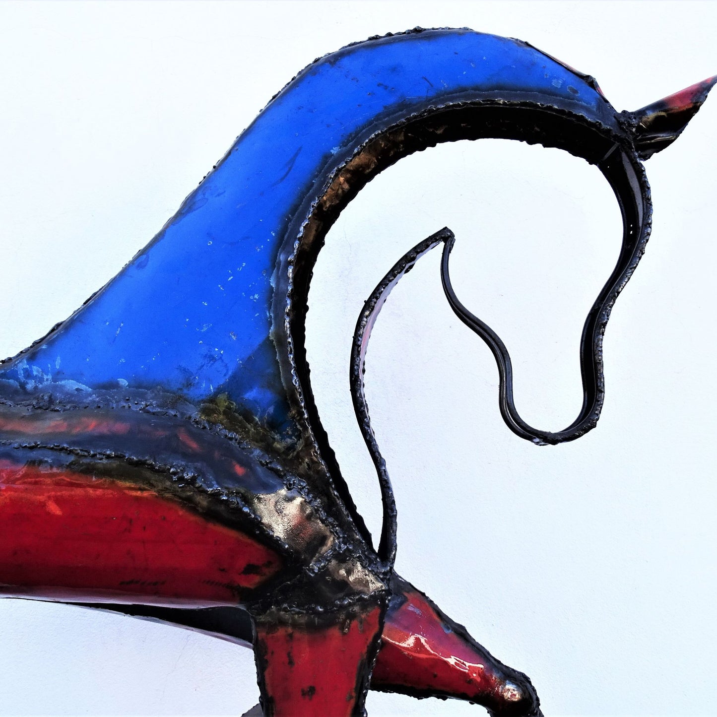 Sculpture en metal , cheval de metal, cheval mécanique, cheval mecanique, statue cheval extérieur, statue cheval jardin, sculpture animaux, sculpture cheval, cheval cabré, statue cheval, sculpture cheval, statue equestre, , cheval en bronze, decoration cheval, sculpture metal, deco jardin metal, deco jardin, décoration fer forgé extérieur, decoration exterieur, sculpture metal jardin, tête de cheval, figurine cheval, tete de cheval, tete cheval, statue cheval, demi pension cheval, demi cheval.