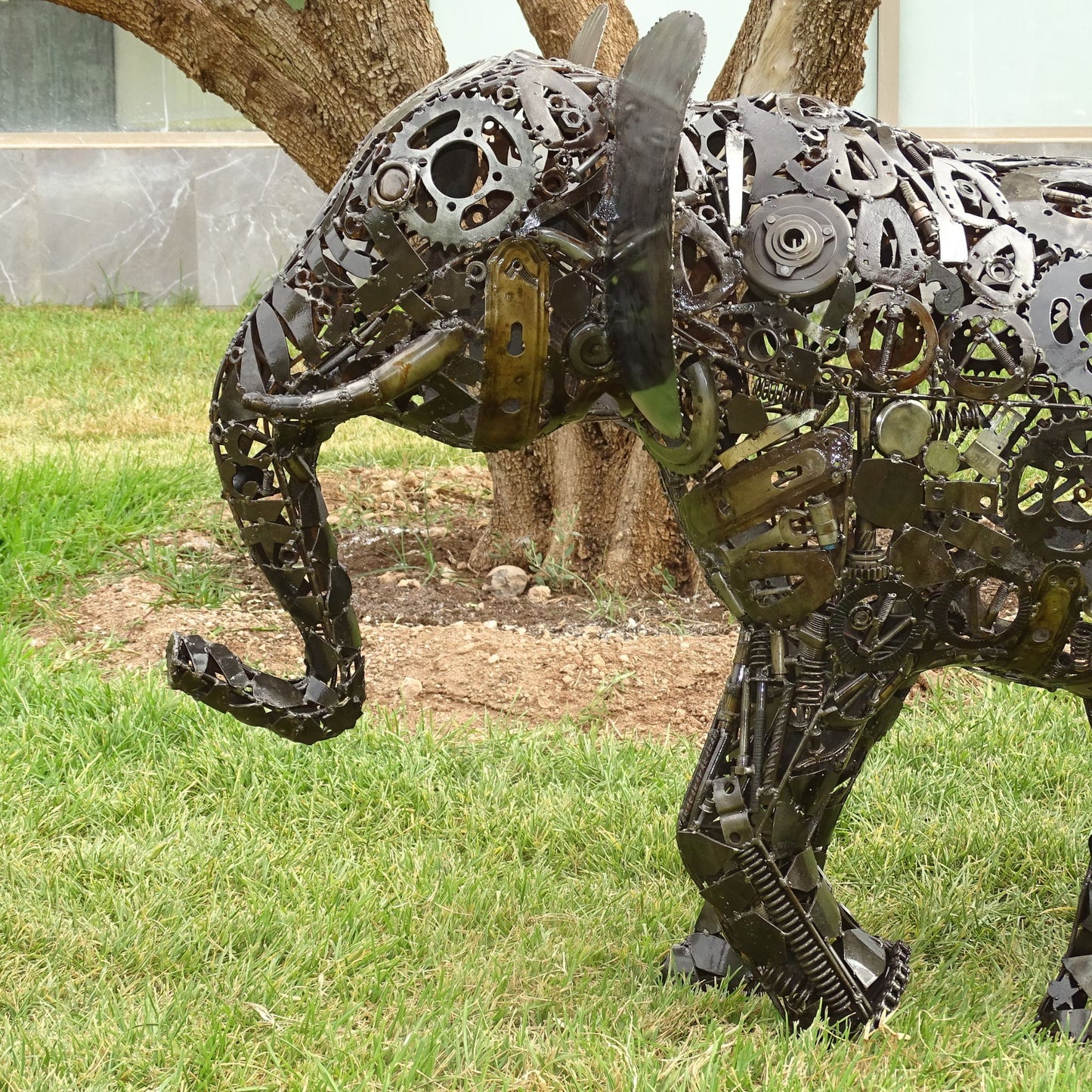 Sculpture en metal, éléphant, statue éléphant , sculpture éléphant, sculpture éléphant moderne, statue elephant, statue elephant jardin,elephant statue, decoration animaux, statue exterieur, sculpture jardin, statue éléphant grande taille jardin, statue éléphant extérieur, decoration elephant, decoration animaux, animaux en métal recyclé, deco metal jardin, sculpture acier, statue animaux, sculpture exterieur, animaux deco jardin en metal, animaux en métal, décoration, animaux en métal recyclé.