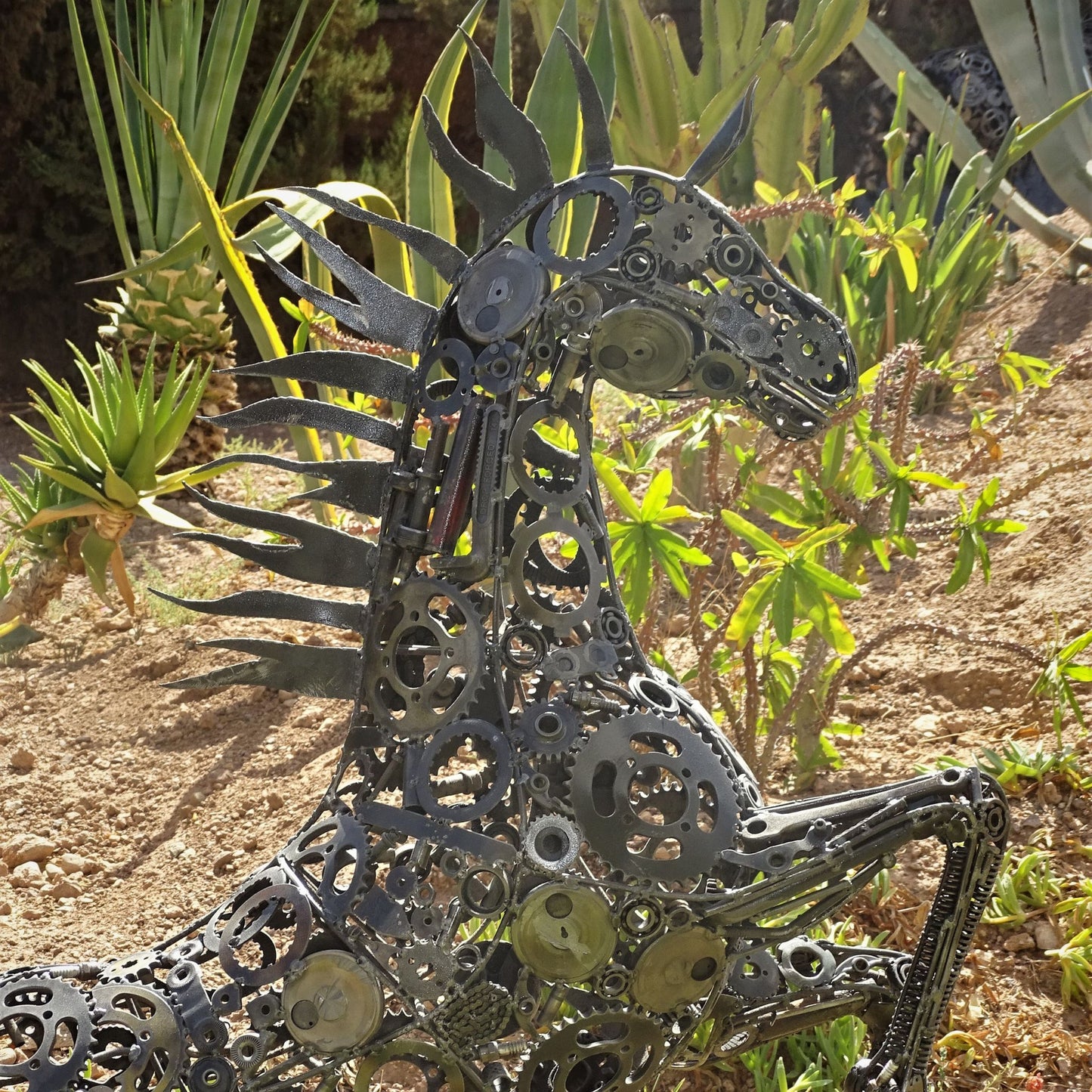 sculpture metal jardin,logo ferrari, ferrari logo, logo cheval, logo voiture cheval, logo cheval voiture, cheval ferrari, cheval cabré ferrari,Sculpture en metal , cheval de metal, cheval mécanique, cheval mecanique, tete de cheval, statue cheval extérieur, statue cheval jardin, sculpture animaux, tête de cheval, sculpture cheval, statue cheval, cheval cabré, statue cheval, cheval cabre, sculpture cheval, cheval de metal, decoration cheval, sculpture metal.
