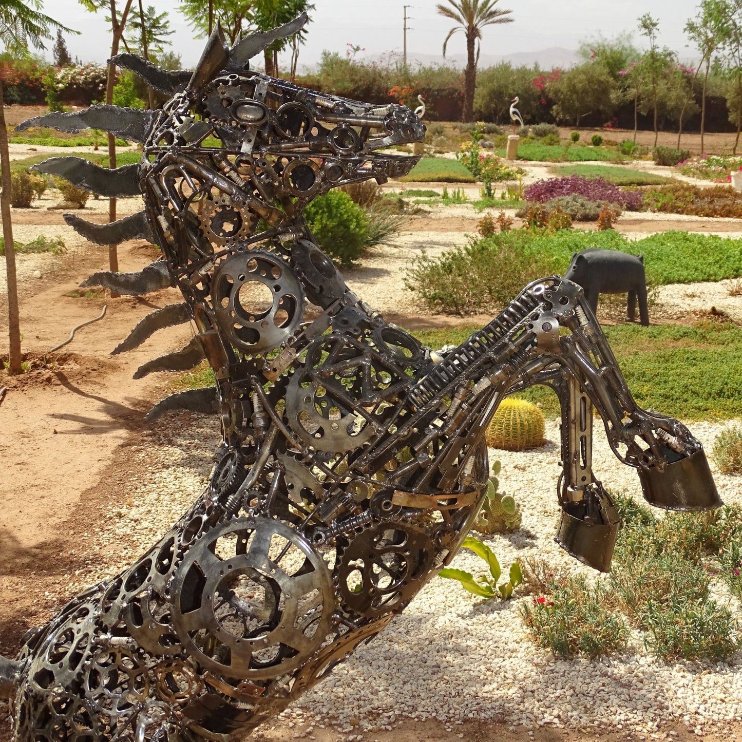 sculpture metal jardin,logo ferrari, ferrari logo, logo cheval, logo voiture cheval, logo cheval voiture, cheval ferrari, cheval cabré ferrari,Sculpture en metal , cheval de metal, cheval mécanique, cheval mecanique, tete de cheval, statue cheval extérieur, statue cheval jardin, sculpture animaux, tête de cheval, sculpture cheval, statue cheval, cheval cabré, statue cheval, cheval cabre, sculpture cheval, cheval de metal, decoration cheval, sculpture metal.