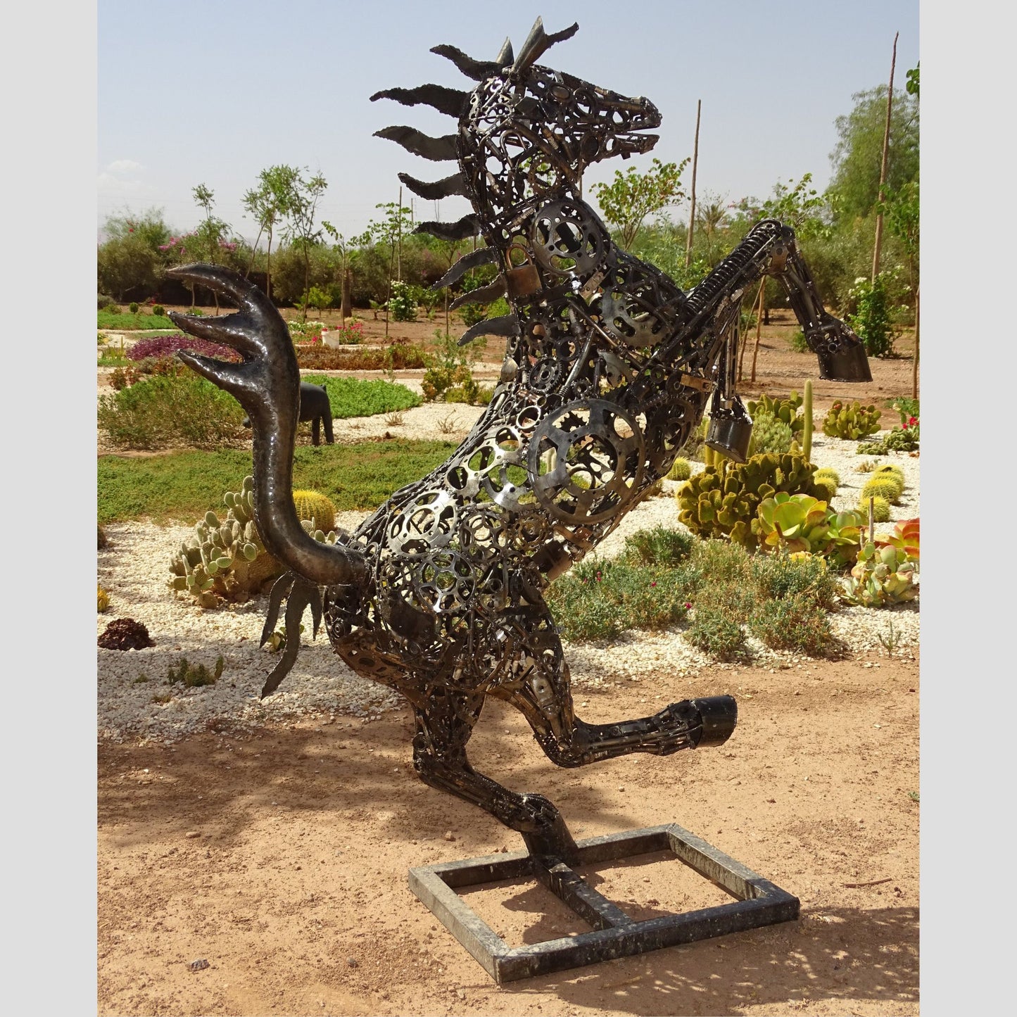 sculpture metal jardin,logo ferrari, ferrari logo, logo cheval, logo voiture cheval, logo cheval voiture, cheval ferrari, cheval cabré ferrari,Sculpture en metal , cheval de metal, cheval mécanique, cheval mecanique, tete de cheval, statue cheval extérieur, statue cheval jardin, sculpture animaux, tête de cheval, sculpture cheval, statue cheval, cheval cabré, statue cheval, cheval cabre, sculpture cheval, cheval de metal, decoration cheval, sculpture metal.