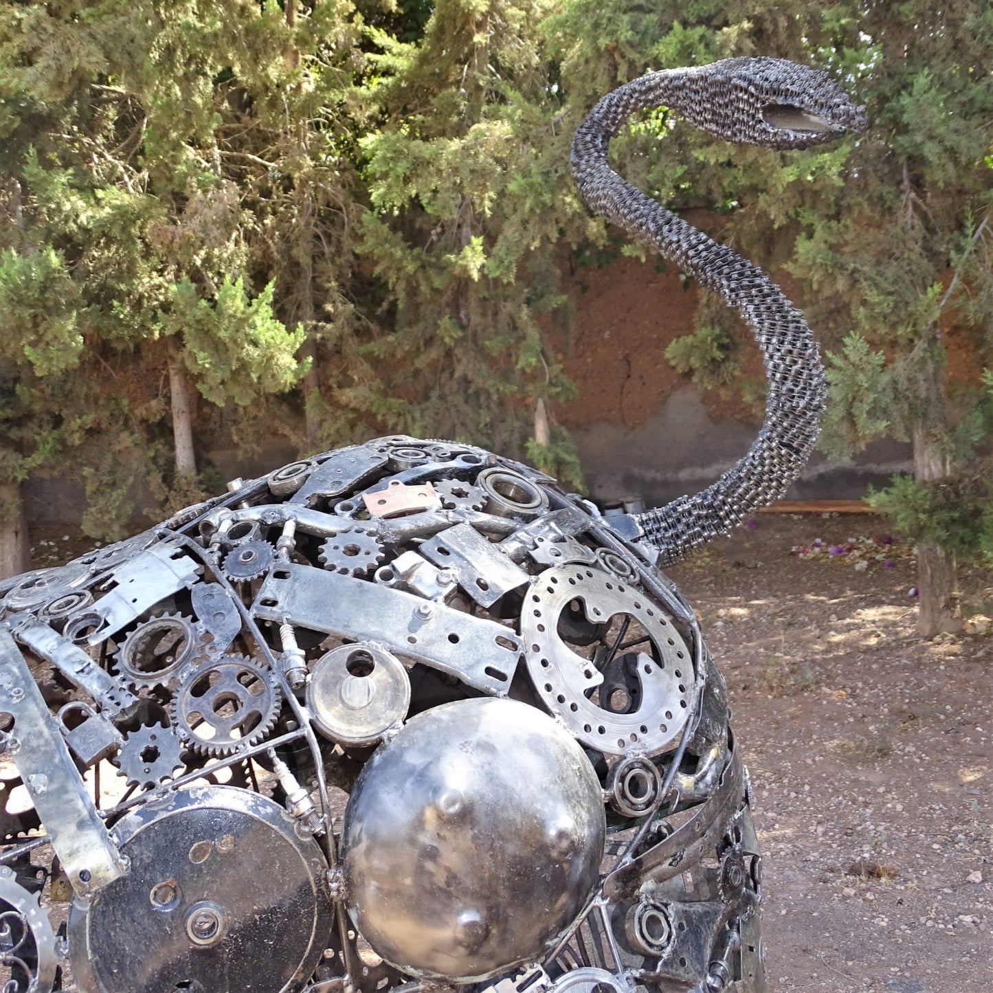 Sculpture en metal , sculpture taureau moderne, sculpture taureau, tete de taureau, logo lamborghini, taureau lamborghini, statue taureau, taureaux, taureau, tete de taureau, logo cheval, logo voiture cheval, logo cheval voiture, taureau sculpture, Sculpture en metal, sculpture metal jardin, decoration animaux, statue jardin, statue de jardin, statue exterieur, sculpture jardin, decoration animaux de la foret, decoration animaux.