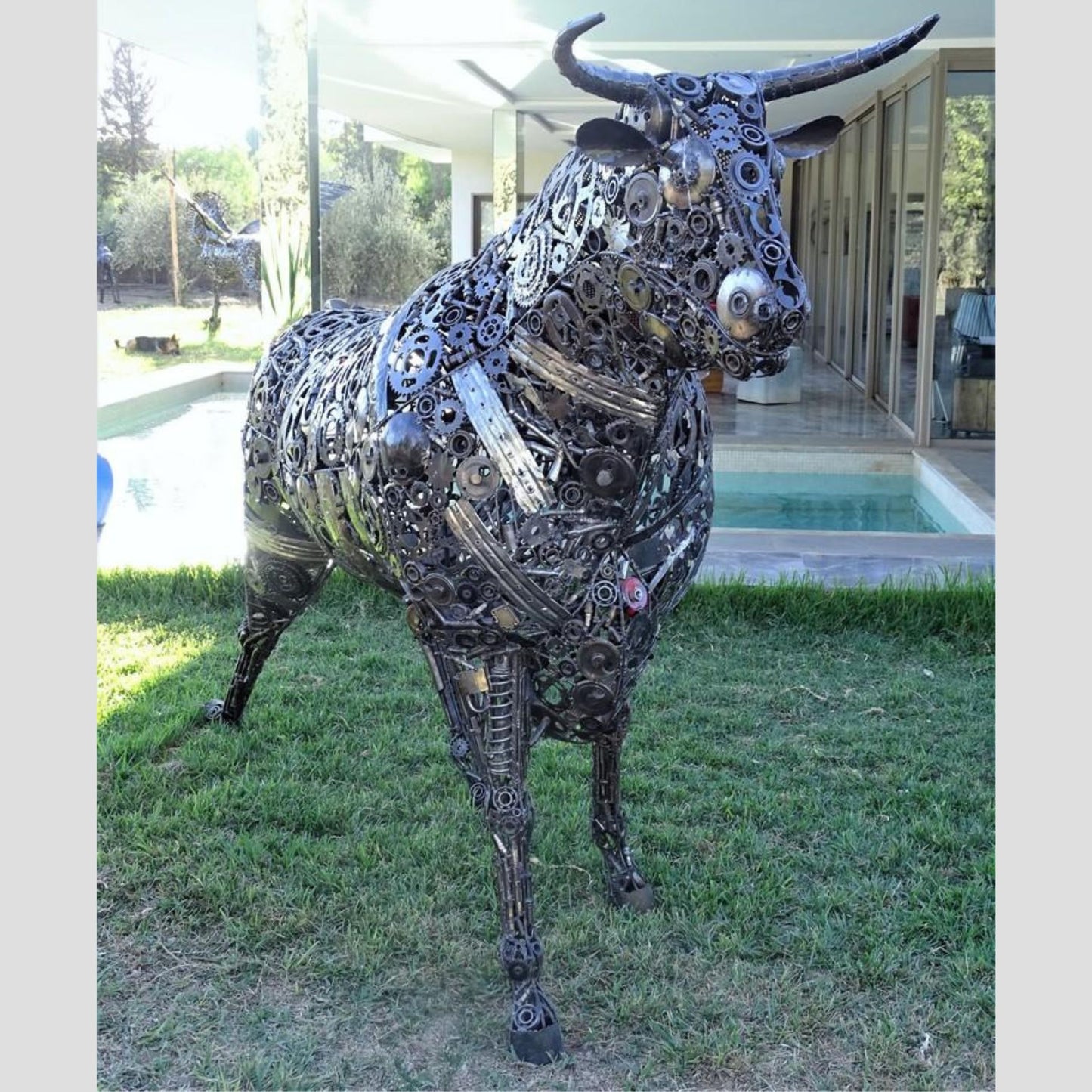 Sculpture en metal , sculpture taureau moderne, sculpture taureau, tete de taureau, logo lamborghini, taureau lamborghini, statue taureau, taureaux, taureau, tete de taureau, logo cheval, logo voiture cheval, logo cheval voiture, taureau sculpture, Sculpture en metal, sculpture metal jardin, decoration animaux, statue jardin, statue de jardin, statue exterieur, sculpture jardin, decoration animaux de la foret, decoration animaux.
