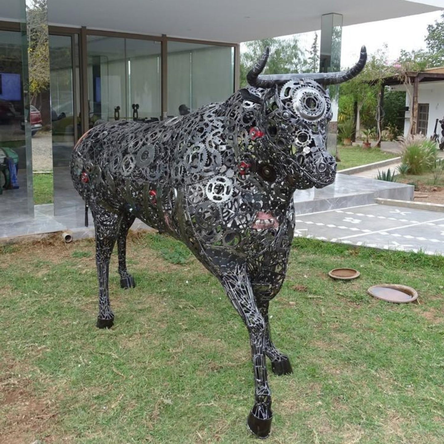 Sculpture en metal , sculpture taureau moderne, sculpture taureau, tete de taureau, logo lamborghini, taureau lamborghini, statue taureau, taureaux, taureau, tete de taureau, logo cheval, logo voiture cheval, logo cheval voiture, taureau sculpture, Sculpture en metal, sculpture metal jardin, decoration animaux, statue jardin, statue de jardin, statue exterieur, sculpture jardin, decoration animaux de la foret, decoration animaux.
