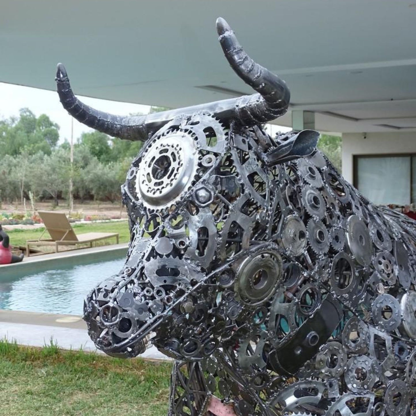 Sculpture en metal , sculpture taureau moderne, sculpture taureau, tete de taureau, logo lamborghini, taureau lamborghini, statue taureau, taureaux, taureau, tete de taureau, logo cheval, logo voiture cheval, logo cheval voiture, taureau sculpture, Sculpture en metal, sculpture metal jardin, decoration animaux, statue jardin, statue de jardin, statue exterieur, sculpture jardin, decoration animaux de la foret, decoration animaux.