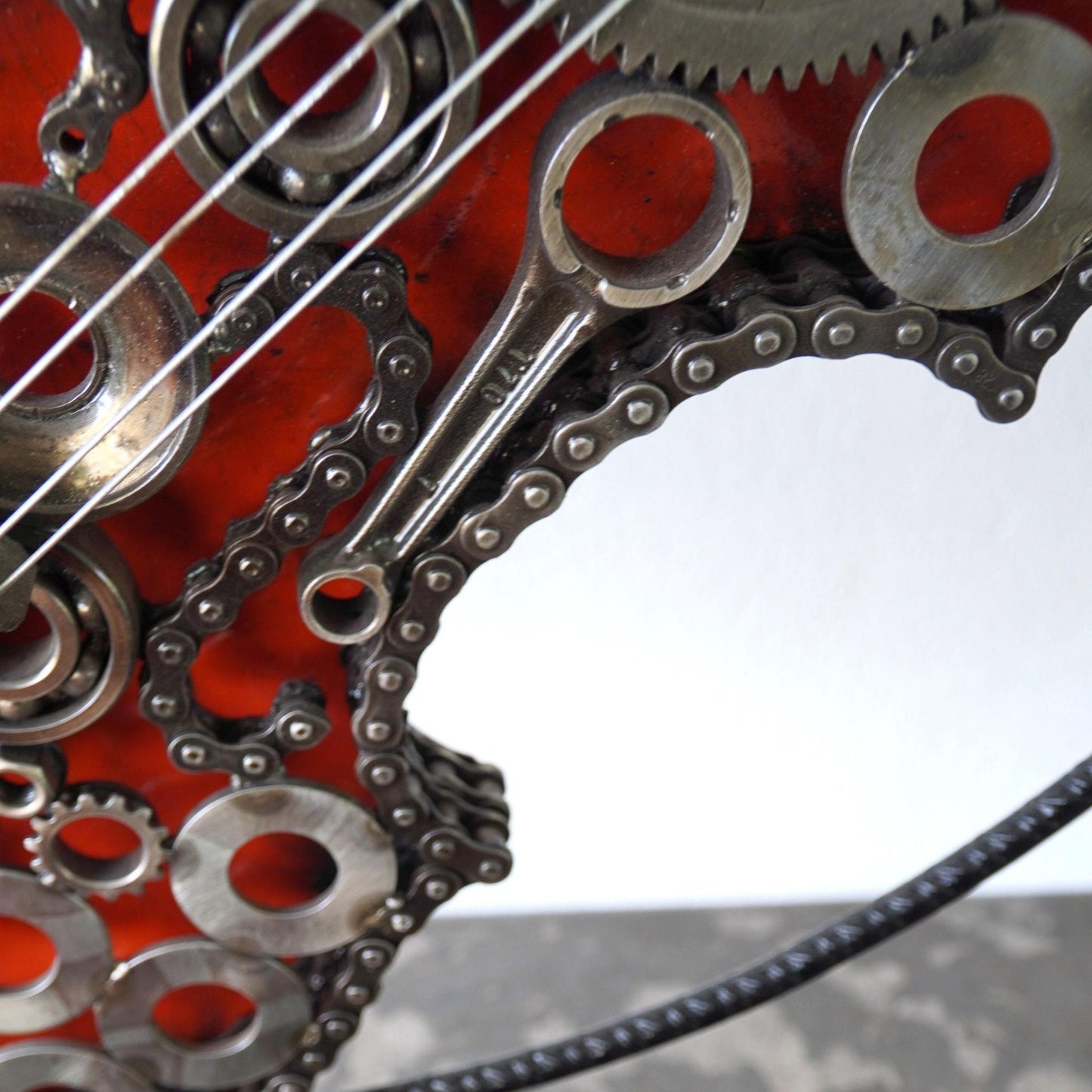 Sculpture en metal , sculpture violon, sculpture musique, statue musicale, musique statue musicale, violon, violon electrique, Déco murale, decoration murale, Sculpture en metal, sculpture moderne, décoration.