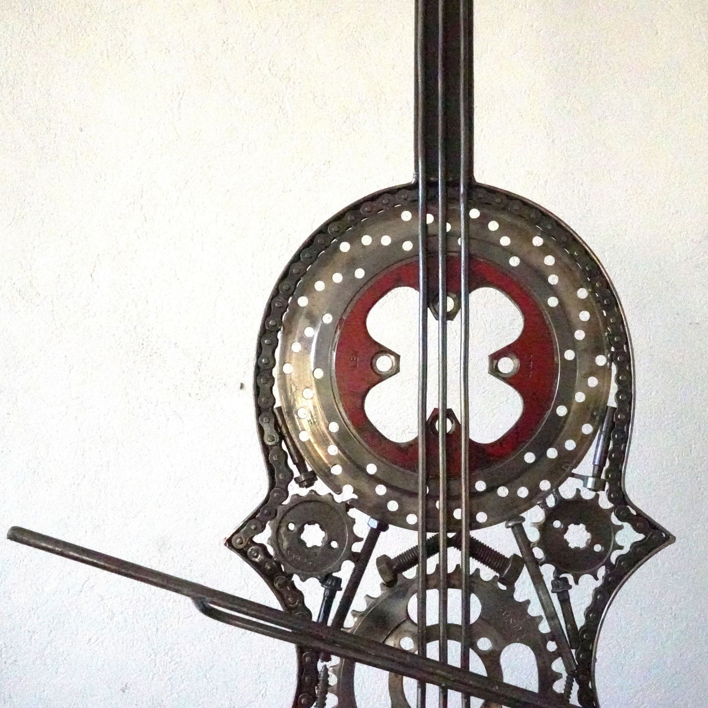 Sculpture en metal , sculpture violon, sculpture musique, statue musicale, musique statue musicale, violon, violon electrique, Déco murale, decoration murale, Sculpture en metal, sculpture moderne, décoration.
