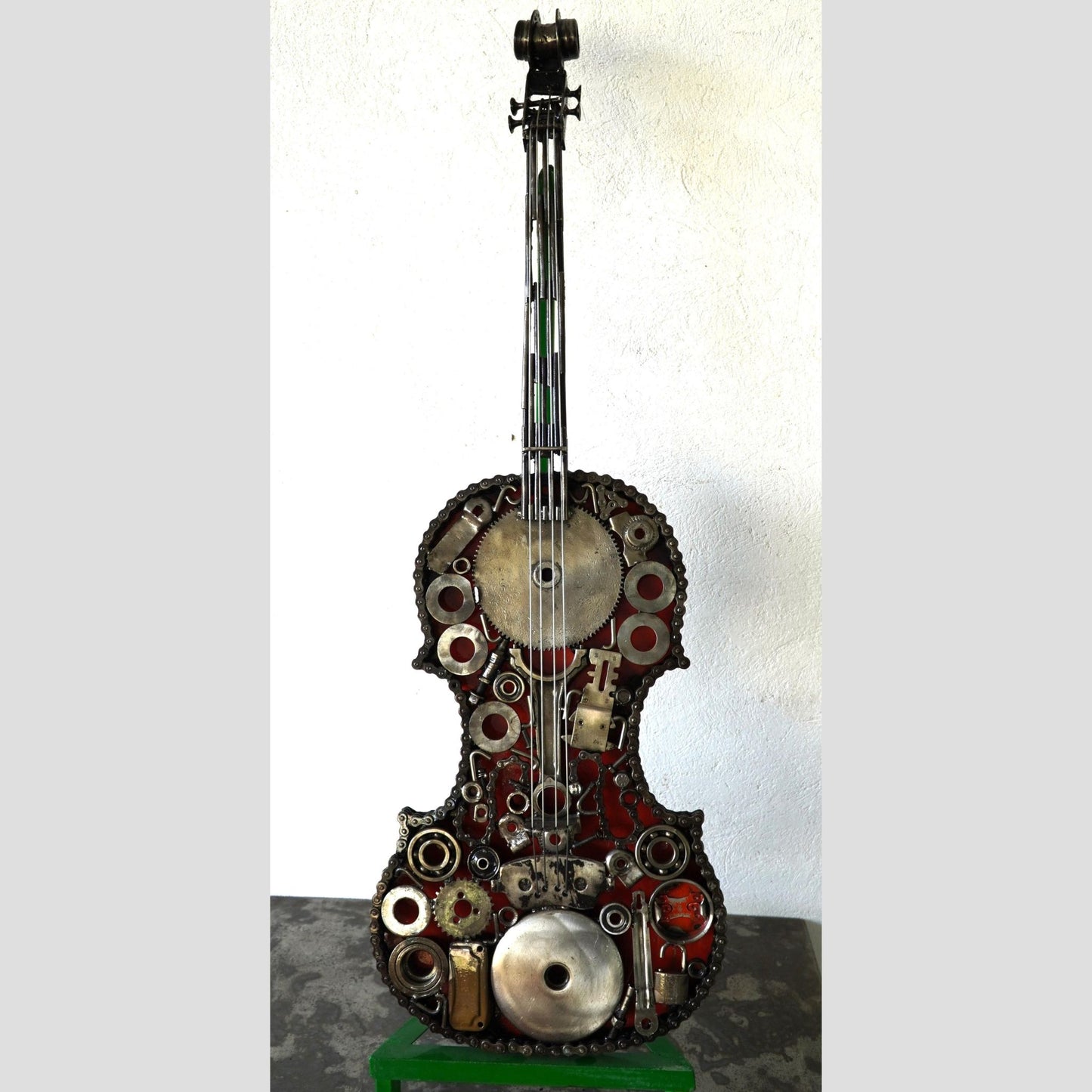 Sculpture en metal , sculpture violon, sculpture musique, statue musicale, musique statue musicale, violon, violon electrique, Déco murale, decoration murale, Sculpture en metal, sculpture moderne, décoration.