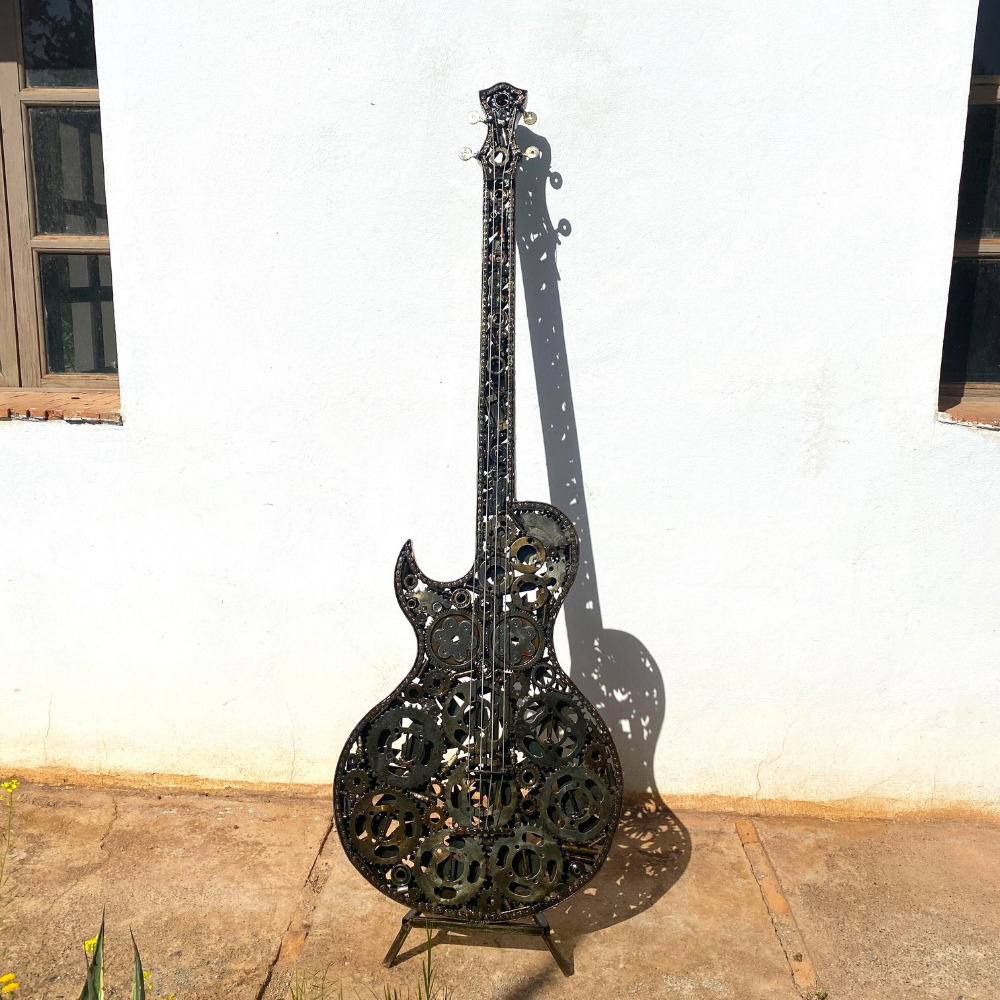 Sculpture Guitare en Métal Recyclé