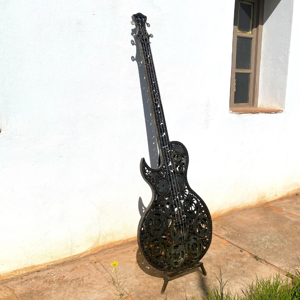 Sculpture Guitare en Métal Recyclé