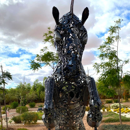 Sculpture "Cheval Saut d’Obstacle" en Métal Recyclé