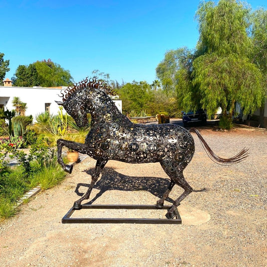 Sculpture “Cheval au Trot” en Métal Recyclé