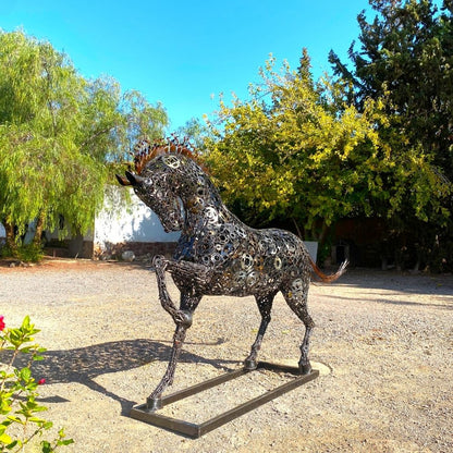 Sculpture “Cheval au Trot” en Métal Recyclé