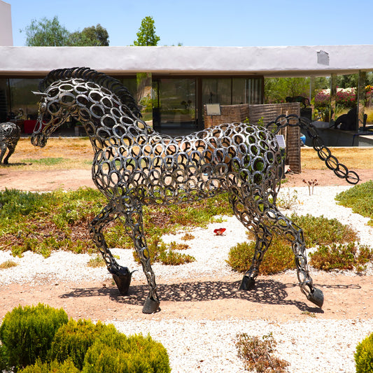 Sculpture en metal , cheval de metal, cheval mécanique, cheval mecanique, tete de cheval, statue cheval extérieur, statue cheval jardin, sculpture animaux, tête de cheval, sculpture cheval, statue cheval, cheval cabré, statue cheval, cheval cabre, sculpture cheval, statue equestre, , cheval en bronze, decoration cheval, sculpture metal, deco jardin metal, deco jardin, décoration fer forgé extérieur, decoration exterieur, sculpture metal jardin.