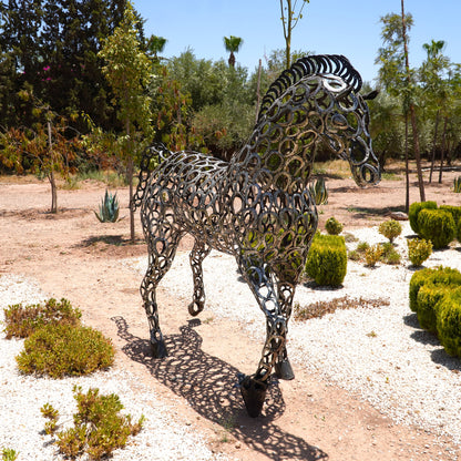 Sculpture en metal , cheval de metal, cheval mécanique, cheval mecanique, tete de cheval, statue cheval extérieur, statue cheval jardin, sculpture animaux, tête de cheval, sculpture cheval, statue cheval, cheval cabré, statue cheval, cheval cabre, sculpture cheval, statue equestre, , cheval en bronze, decoration cheval, sculpture metal, deco jardin metal, deco jardin, décoration fer forgé extérieur, decoration exterieur, sculpture metal jardin.
