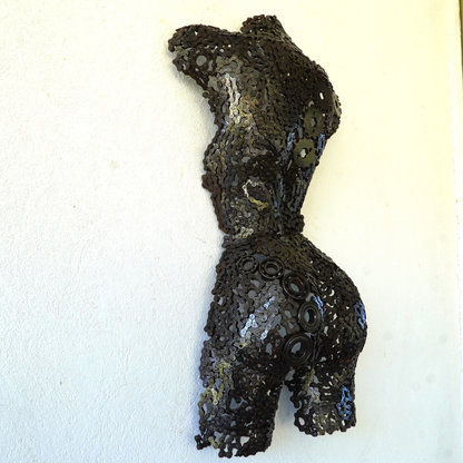 Buste sculpture femme en métal recyclé | sculpture artisanale décorative | 77 × 43 × 18 cm | pièce de caractère | installation simple