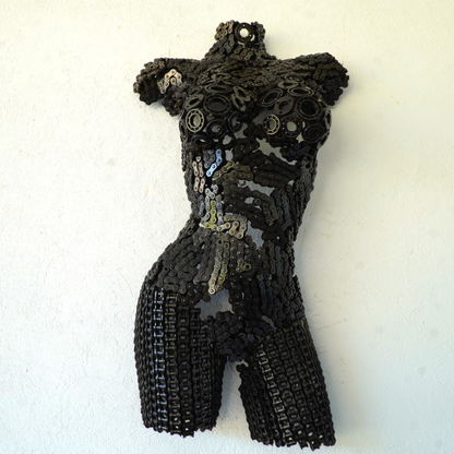 Buste sculpture femme en métal recyclé | sculpture artisanale décorative | 80 × 42 × 20 cm | pièce de caractère | installation simple