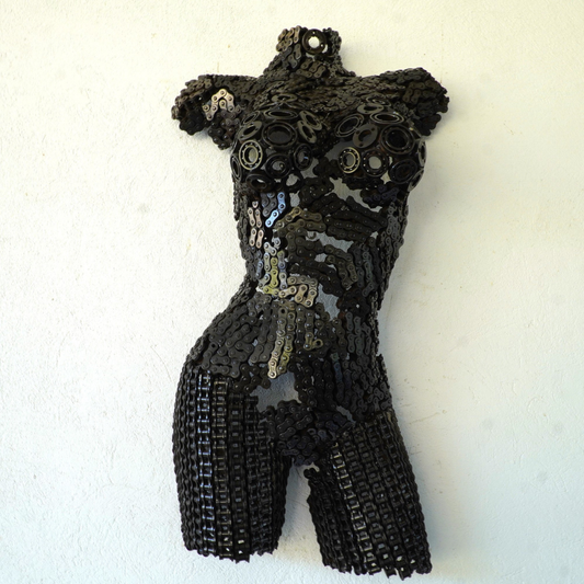 Buste sculpture femme en métal recyclé | sculpture artisanale décorative | 80 × 42 × 20 cm | pièce de caractère | installation simple