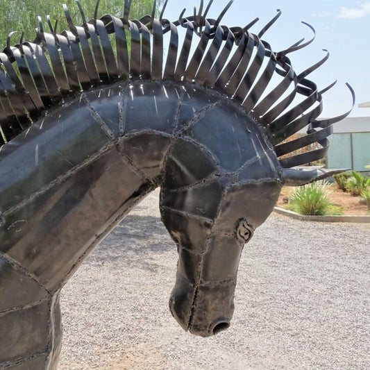 Sculpture en metal , cheval de metal, cheval mécanique, cheval mecanique, tete de cheval, statue cheval extérieur, statue cheval jardin, sculpture animaux, tête de cheval, sculpture cheval, statue cheval, cheval cabré, statue cheval, cheval cabre, sculpture cheval, statue equestre, cheval en bronze, decoration cheval, sculpture metal, deco jardin metal, deco jardin, décoration fer forgé extérieur, decoration exterieur, sculpture metal jardin.