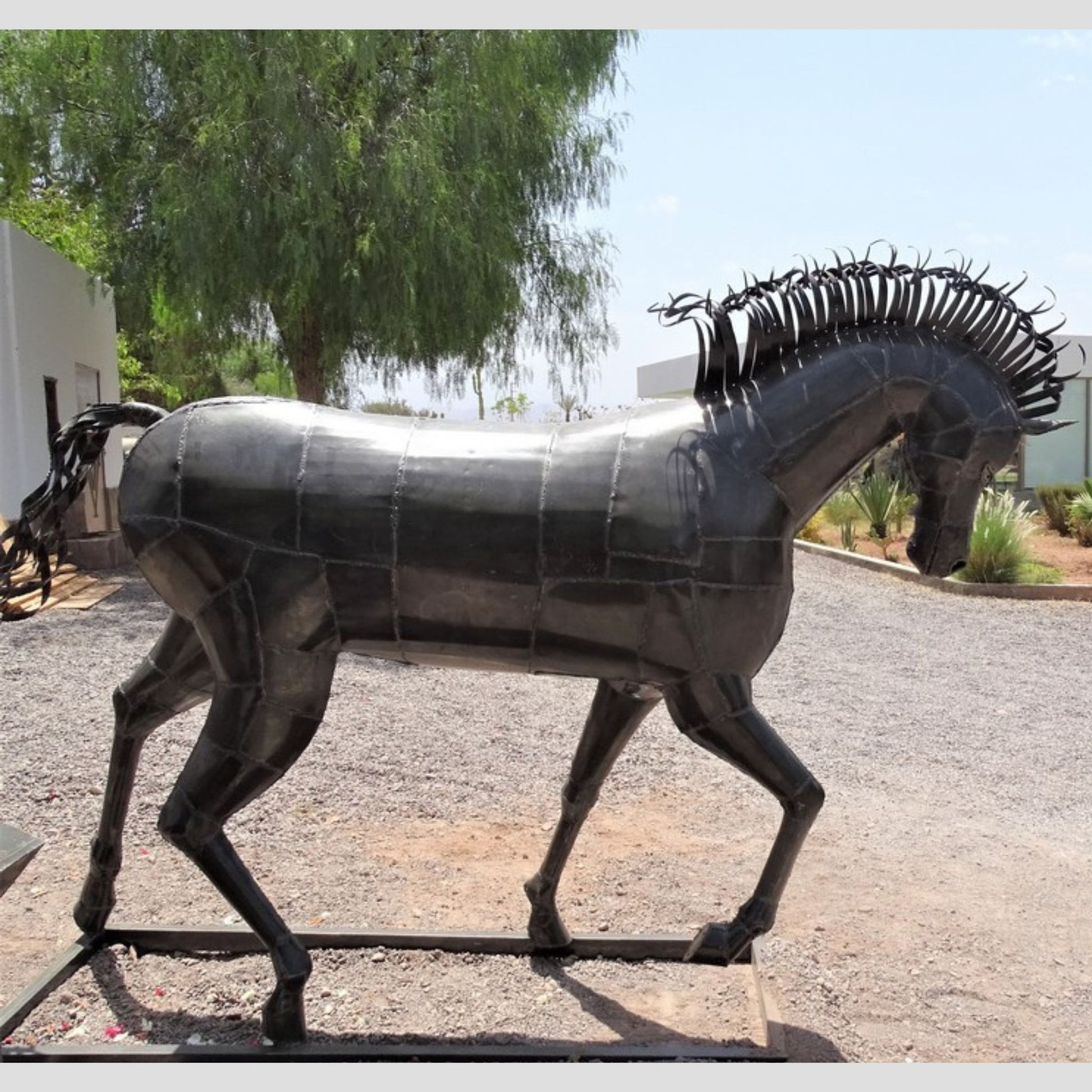 Sculpture en metal , cheval de metal, cheval mécanique, cheval mecanique, tete de cheval, statue cheval extérieur, statue cheval jardin, sculpture animaux, tête de cheval, sculpture cheval, statue cheval, cheval cabré, statue cheval, cheval cabre, sculpture cheval, statue equestre, cheval en bronze, decoration cheval, sculpture metal, deco jardin metal, deco jardin, décoration fer forgé extérieur, decoration exterieur, sculpture metal jardin.
