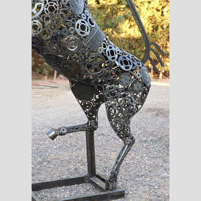 sculpture metal jardin,logo ferrari, ferrari logo, logo cheval, logo voiture cheval, logo cheval voiture, cheval ferrari, cheval cabré ferrari,Sculpture en metal , cheval de metal, cheval mécanique, cheval mecanique, tete de cheval, statue cheval extérieur, statue cheval jardin, sculpture animaux, tête de cheval, sculpture cheval, statue cheval, cheval cabré, statue cheval, cheval cabre, sculpture cheval, cheval de metal, decoration cheval, sculpture metal.