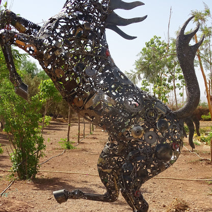 sculpture metal jardin,logo ferrari, ferrari logo, logo cheval, logo voiture cheval, logo cheval voiture, cheval ferrari, cheval cabré ferrari,Sculpture en metal , cheval de metal, cheval mécanique, cheval mecanique, tete de cheval, statue cheval extérieur, statue cheval jardin, sculpture animaux, tête de cheval, sculpture cheval, statue cheval, cheval cabré, statue cheval, cheval cabre, sculpture cheval, cheval de metal, decoration cheval, sculpture metal.