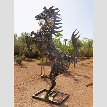 sculpture metal jardin,logo ferrari, ferrari logo, logo cheval, logo voiture cheval, logo cheval voiture, cheval ferrari, cheval cabré ferrari,Sculpture en metal , cheval de metal, cheval mécanique, cheval mecanique, tete de cheval, statue cheval extérieur, statue cheval jardin, sculpture animaux, tête de cheval, sculpture cheval, statue cheval, cheval cabré, statue cheval, cheval cabre, sculpture cheval, cheval de metal, decoration cheval, sculpture metal.