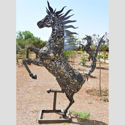 sculpture metal jardin, logo ferrari, ferrari logo, logo cheval, logo voiture cheval, logo cheval voiture, cheval ferrari, cheval cabré ferrari,Sculpture en metal , cheval de metal, cheval mécanique, cheval mecanique, tete de cheval, statue cheval extérieur, statue cheval jardin, sculpture animaux, tête de cheval, sculpture cheval, statue cheval, cheval cabré, statue cheval, cheval cabre, sculpture cheval, cheval de metal, decoration cheval, sculpture metal.