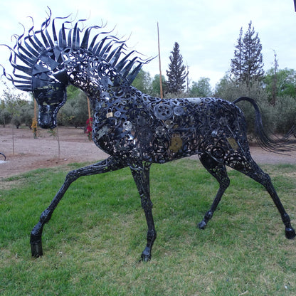 Sculpture en metal , cheval de metal, cheval mécanique, cheval mecanique, tete de cheval, statue cheval extérieur, statue cheval jardin, sculpture animaux, tête de cheval, sculpture cheval, statue cheval, cheval cabré, statue cheval, cheval cabre, sculpture cheval, statue equestre, , cheval en bronze, decoration cheval, sculpture metal, deco jardin metal, deco jardin, décoration fer forgé extérieur, decoration exterieur, sculpture metal jardin.