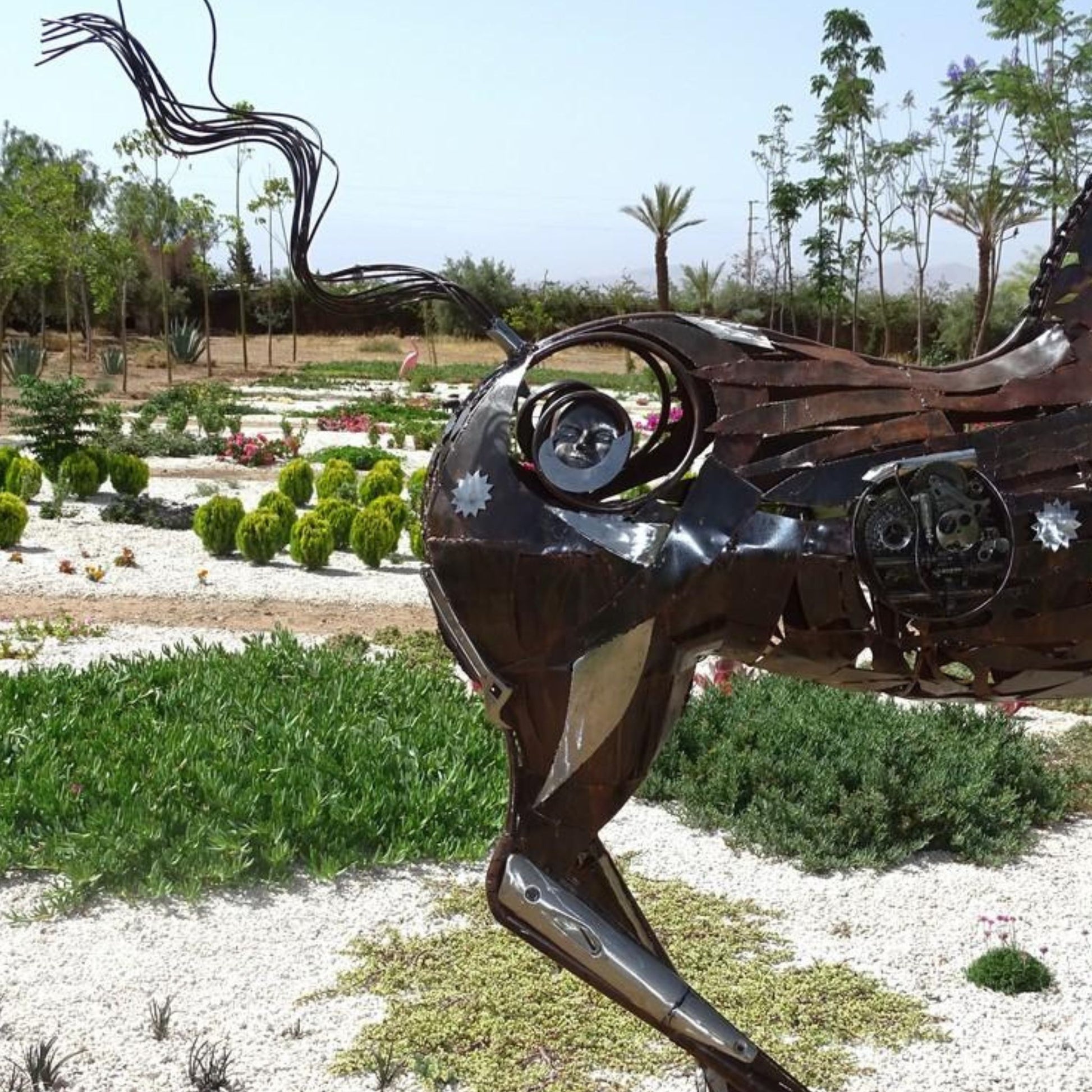Sculpture en metal , cheval de metal, cheval mécanique, cheval mecanique, tete de cheval, statue cheval extérieur, statue cheval jardin, sculpture animaux, tête de cheval, sculpture cheval, statue cheval, cheval cabré, statue cheval, cheval cabre, sculpture cheval, statue equestre, , cheval en bronze, decoration cheval, sculpture metal, deco jardin metal, deco jardin, décoration fer forgé extérieur, decoration exterieur, sculpture metal jardin.