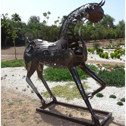 Sculpture en metal , cheval de metal, cheval mécanique, cheval mecanique, tete de cheval, statue cheval extérieur, statue cheval jardin, sculpture animaux, tête de cheval, sculpture cheval, statue cheval, cheval cabré, statue cheval, cheval cabre, sculpture cheval, statue equestre, , cheval en bronze, decoration cheval, sculpture metal, deco jardin metal, deco jardin, décoration fer forgé extérieur, decoration exterieur, sculpture metal jardin.