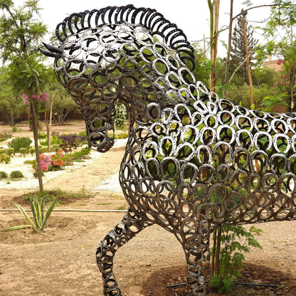 Sculpture en metal , cheval de metal, cheval mécanique, cheval mecanique, tete de cheval, statue cheval extérieur, statue cheval jardin, sculpture animaux, tête de cheval, sculpture cheval, statue cheval, cheval cabré, statue cheval, cheval cabre, sculpture cheval, statue equestre, , cheval en bronze, decoration cheval, sculpture metal, deco jardin metal, deco jardin, décoration fer forgé extérieur, decoration exterieur, sculpture metal jardin.