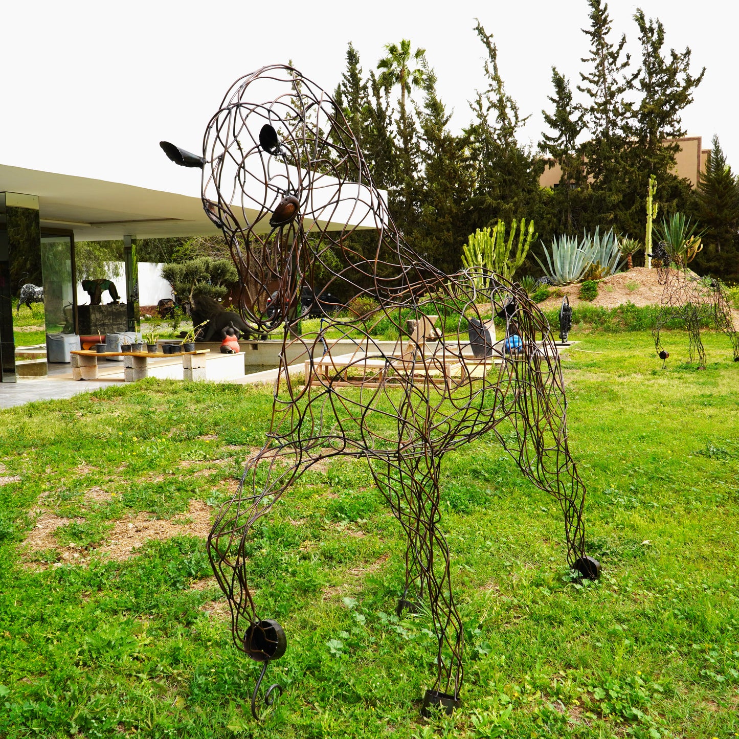Détail sculpture cheval métal recyclé assemblage artisanal et soudures