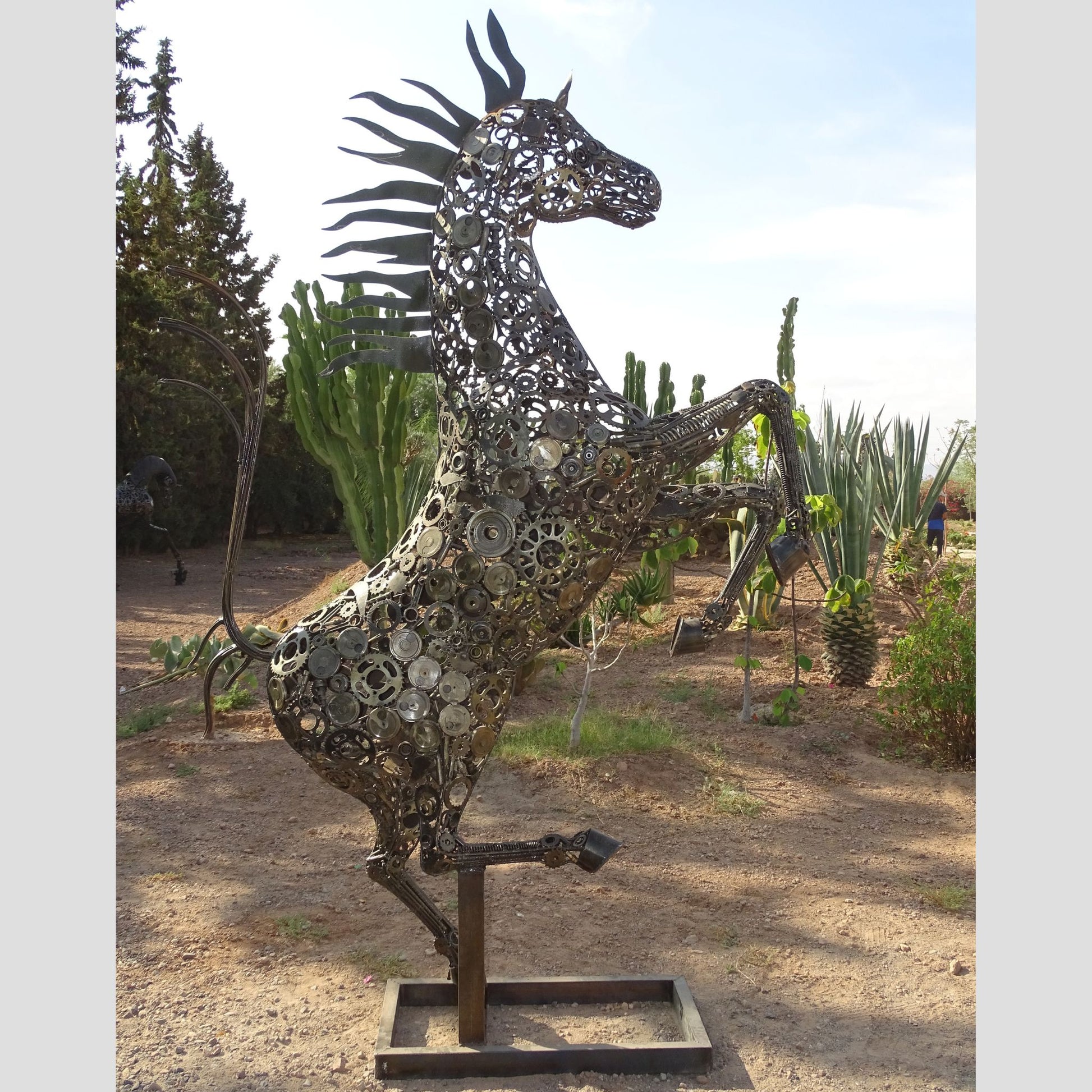 sculpture metal jardin,logo ferrari, ferrari logo, logo cheval, logo voiture cheval, logo cheval voiture, cheval ferrari, cheval cabré ferrari,Sculpture en metal , cheval de metal, cheval mécanique, cheval mecanique, tete de cheval, statue cheval extérieur, statue cheval jardin, sculpture animaux, tête de cheval, sculpture cheval, statue cheval, cheval cabré, statue cheval, cheval cabre, sculpture cheval, cheval de metal, decoration cheval, sculpture metal.
