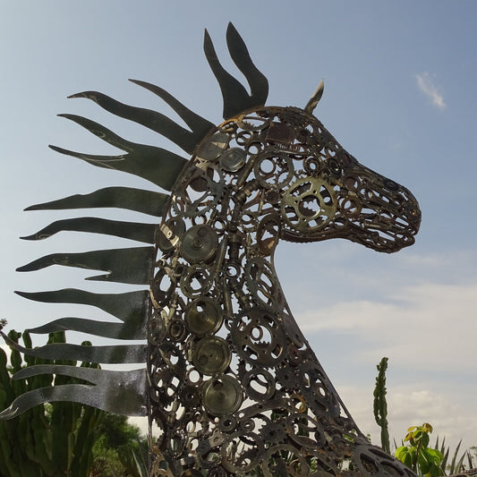sculpture metal jardin,logo ferrari, ferrari logo, logo cheval, logo voiture cheval, logo cheval voiture, cheval ferrari, cheval cabré ferrari,Sculpture en metal , cheval de metal, cheval mécanique, cheval mecanique, tete de cheval, statue cheval extérieur, statue cheval jardin, sculpture animaux, tête de cheval, sculpture cheval, statue cheval, cheval cabré, statue cheval, cheval cabre, sculpture cheval, cheval de metal, decoration cheval, sculpture metal.